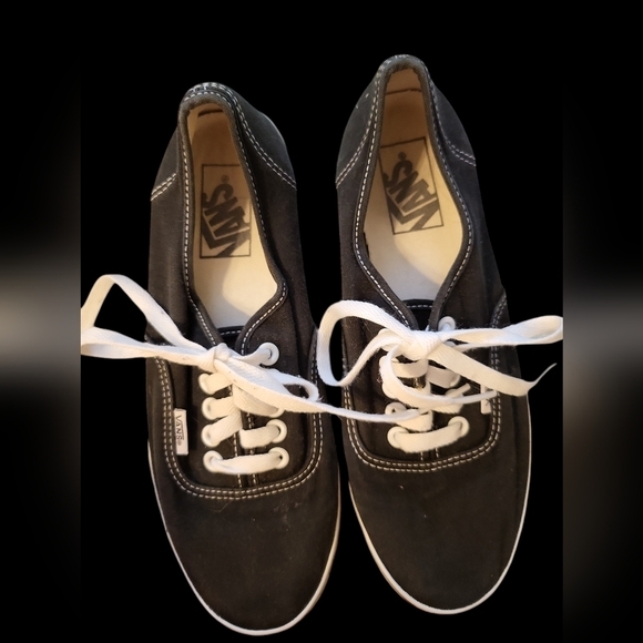 VAN'S Navy OFF the wall size 6 mens or women's 7.5 - Picture 9 of 13